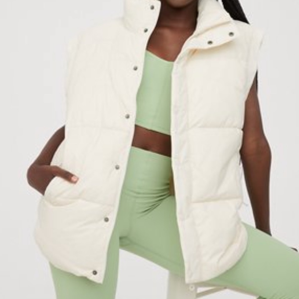 American Eagle Outfitters Oversized Cream Hooded Puffer Vest Size S